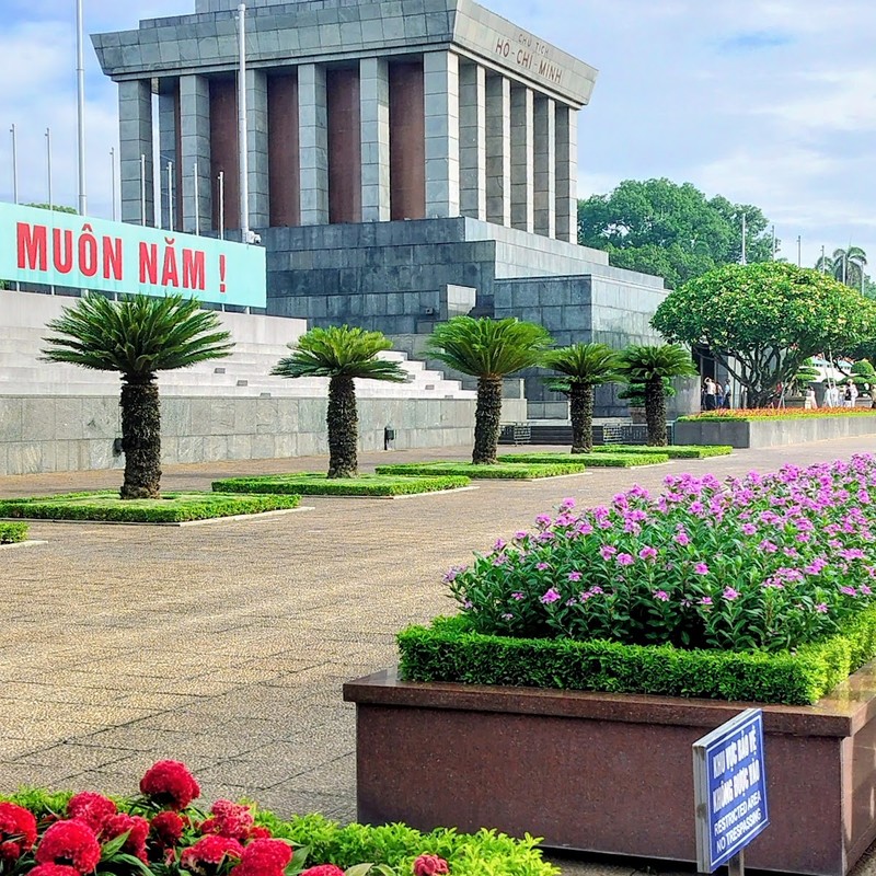 호치민 묘소