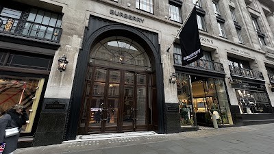 버버리 리젠트 스트리트 플래그십 (Burberry Regent Street)