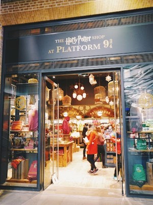 해리포터 샵 킹스크로스역 (The Harry Potter Shop at Platform 9 3/4)